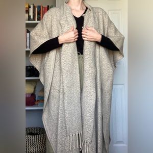 Artisanal wool poncho from San Miguel de Allende. Pre-loved.